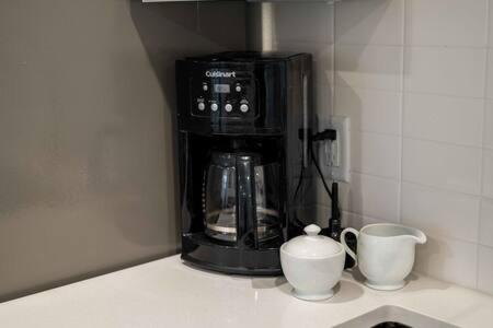 The Warhol - Pet-Friendly Apartment 本顿维 外观 照片