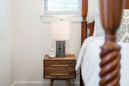 The Warhol - Pet-Friendly Apartment 本顿维 外观 照片