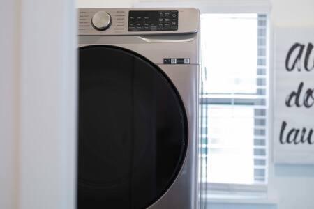 The Warhol - Pet-Friendly Apartment 本顿维 外观 照片