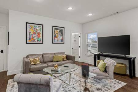 The Warhol - Pet-Friendly Apartment 本顿维 外观 照片